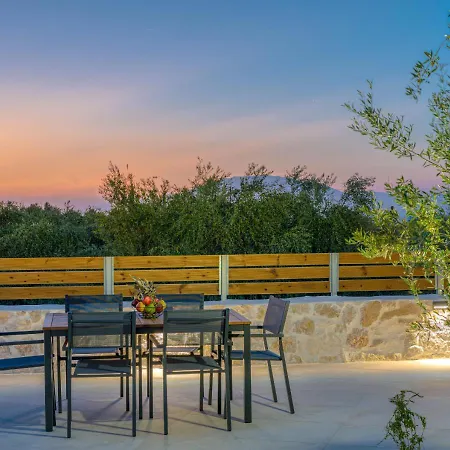 Julian Private Stone With Sea View *